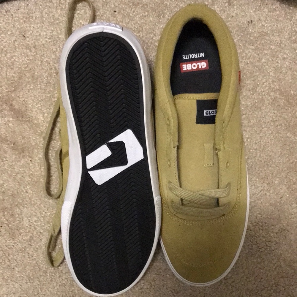 Mens skateboard shoes, Globe Tribe size 11. New unused